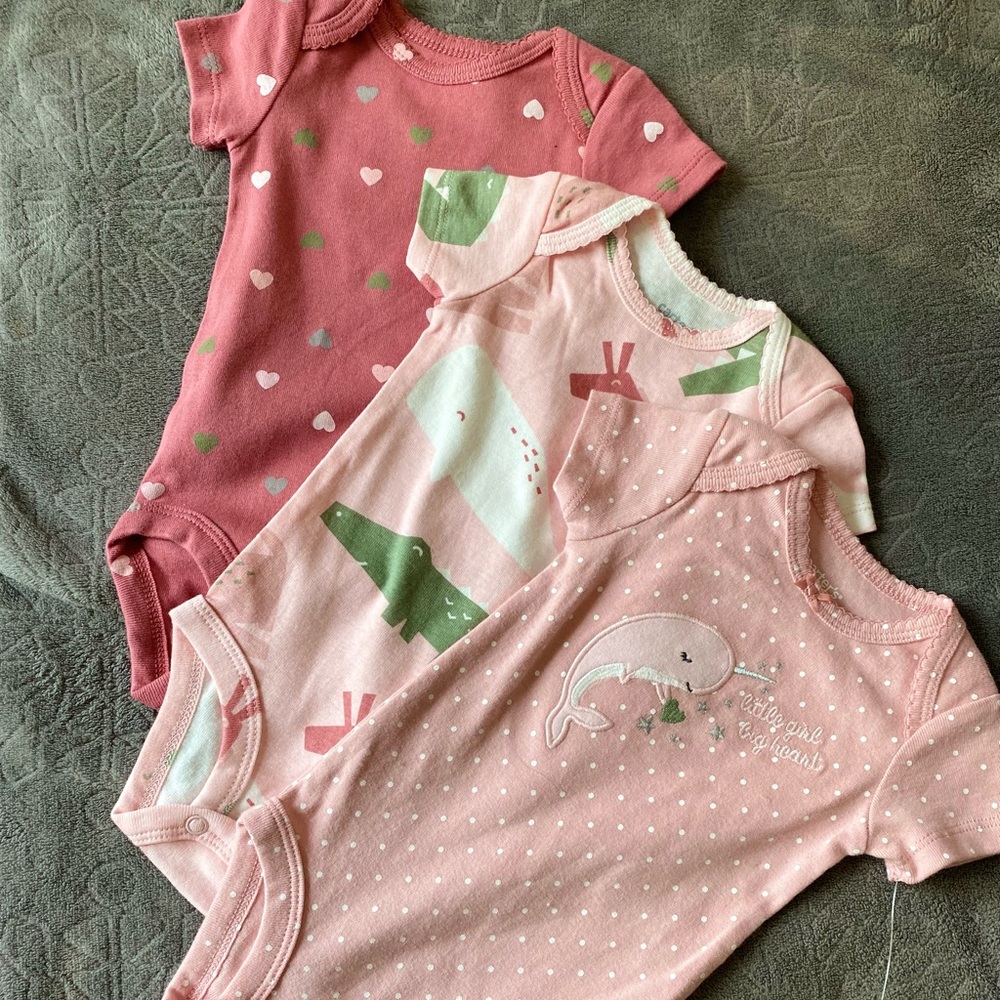 Carter’s 3pk Bodysuits 💖🐊🐳